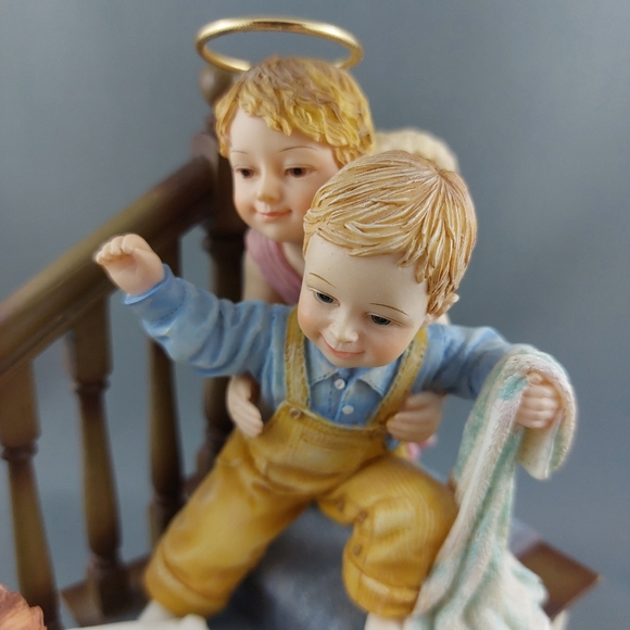 2002 Demdaco Prayers & Promises "Safe In The arms Of Love" figure - Picture 6 of 11